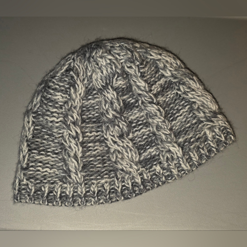 Womens Fully Lined Knit Beanie Winter Hat ~ Gray/ White ~ Small